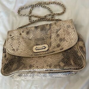 Elegant Snakeskin Pattern Shoulder Bag